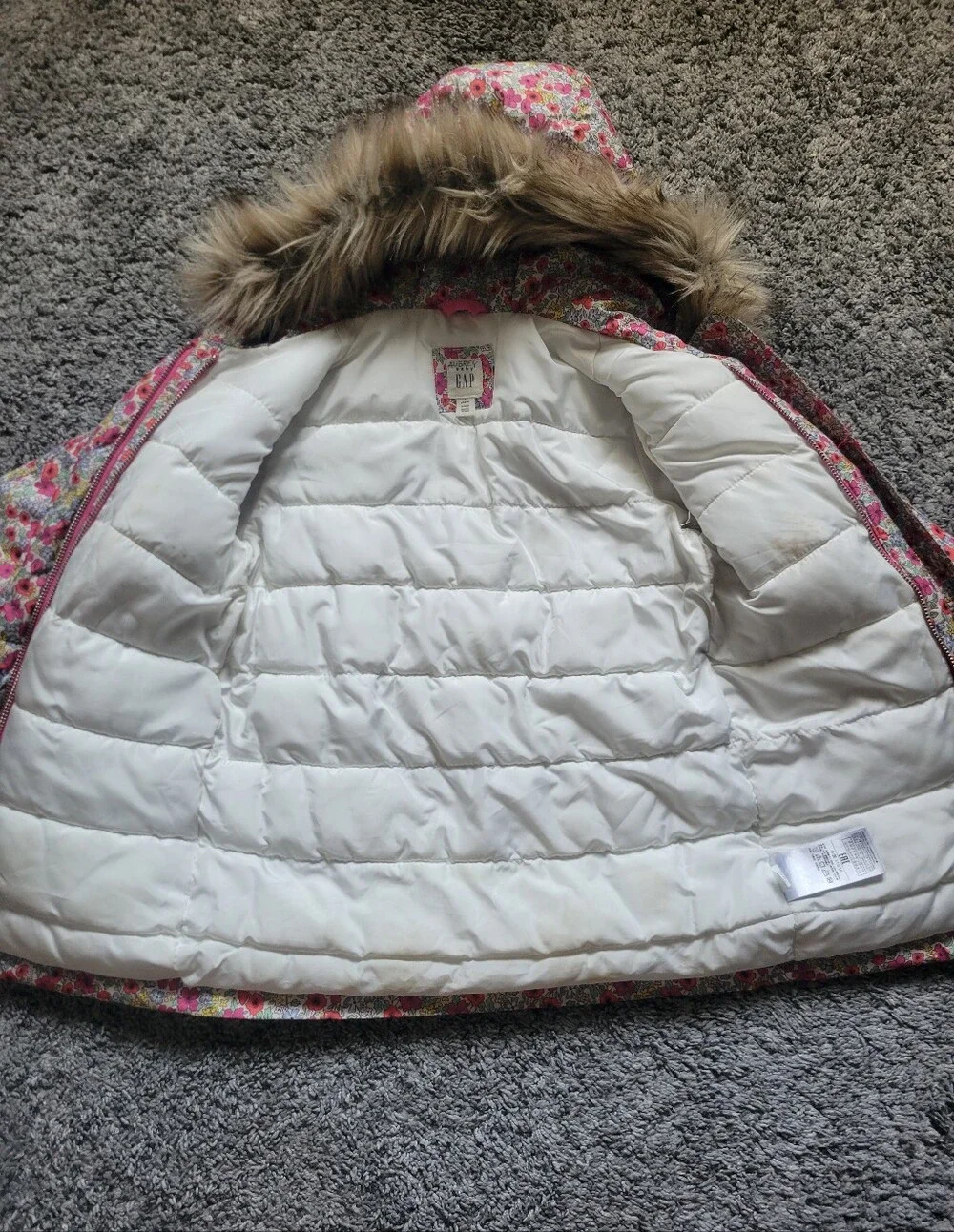 GAP Girls Floral Winter Jacket Size 4T Faux-Fur Hood Zipper 2 Front Pockets Hood